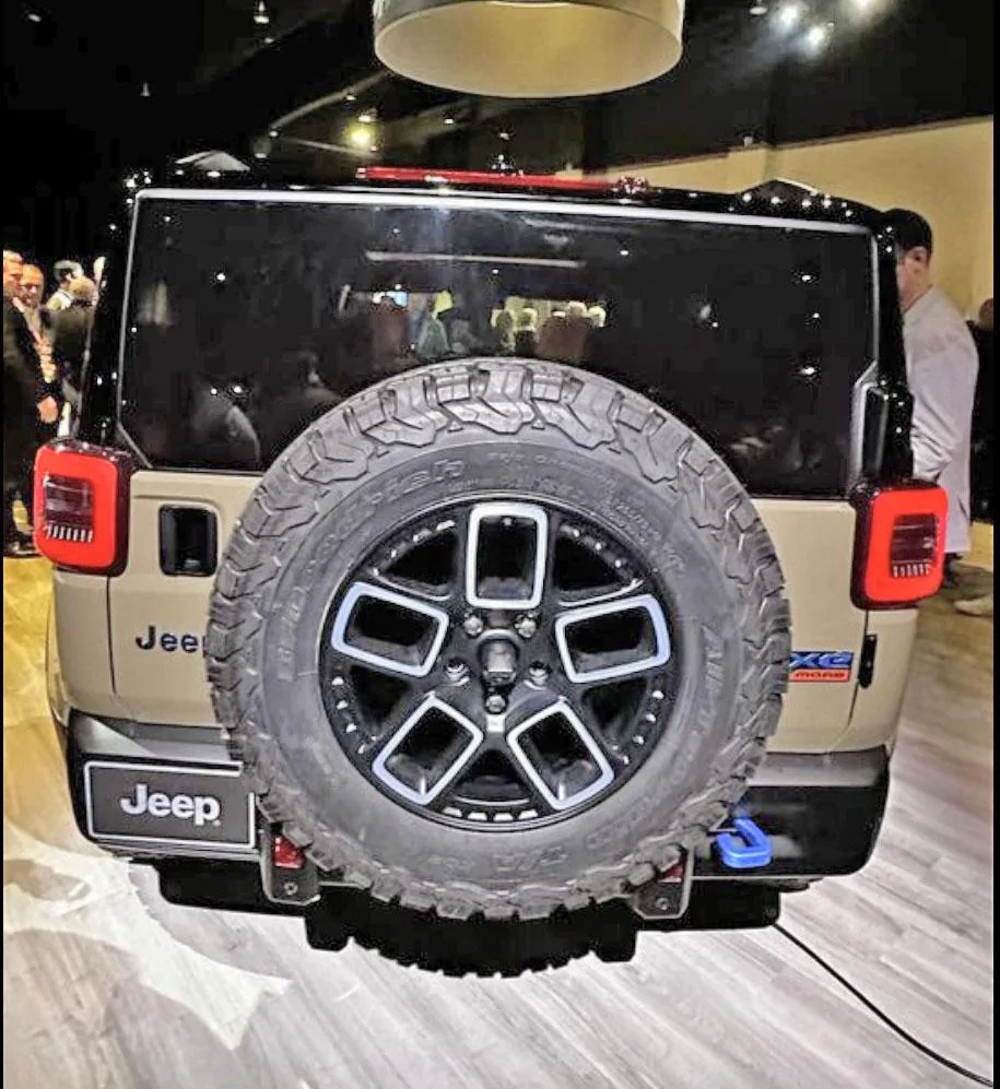 Toyota Compact Cruiser First Real Life Look! 2025 Jeep Recon Moab 4xe Concept Shown to Dealers at Stellantis Event 15E070EF-18B2-4B93-A847-2DD731E2BB54